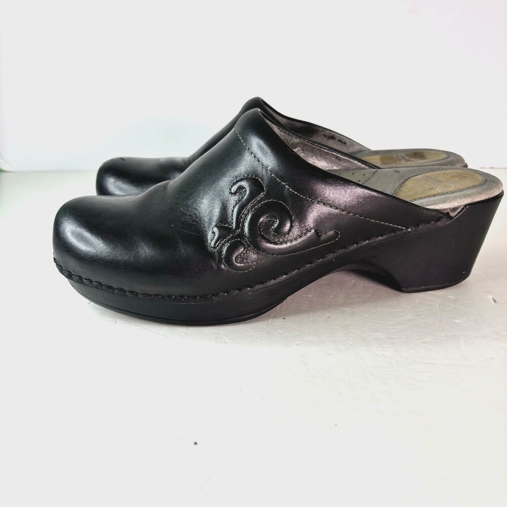 Dansko Black Leather Slip On Mules Clogs Shoes Women's Size 40 EU, 10 US